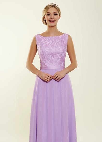 Berry - Classic gown with lace bodice and box pleats